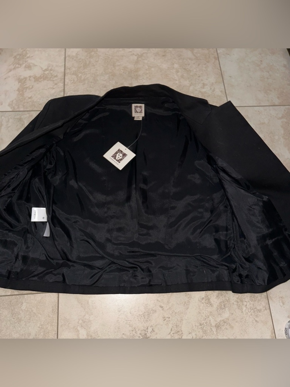 Blazer - Picture 7 of 8